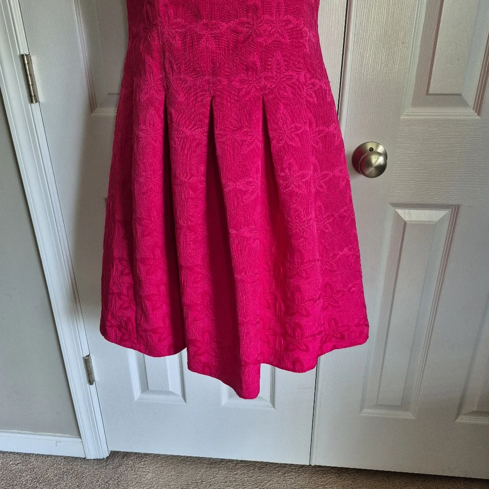 Jones Wear Dress Hot Pink Floral Texture A Line Sleeveless Pleated Dress 12 - Picture 5 of 10
